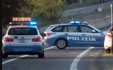 Scontro tra auto e pick-up sulla Provinciale 40 a Tuna