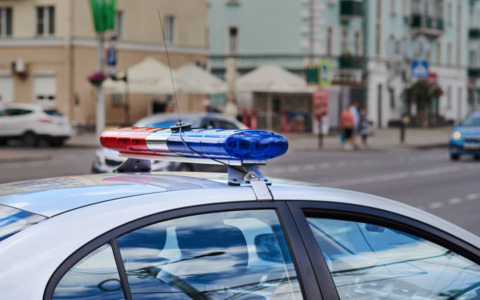 Raggiunge la moglie nonostante il divieto: arrestato