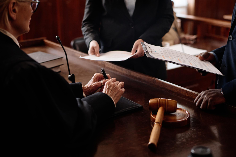 Ragazza ritratta in aula: «Ho inventato le accuse»